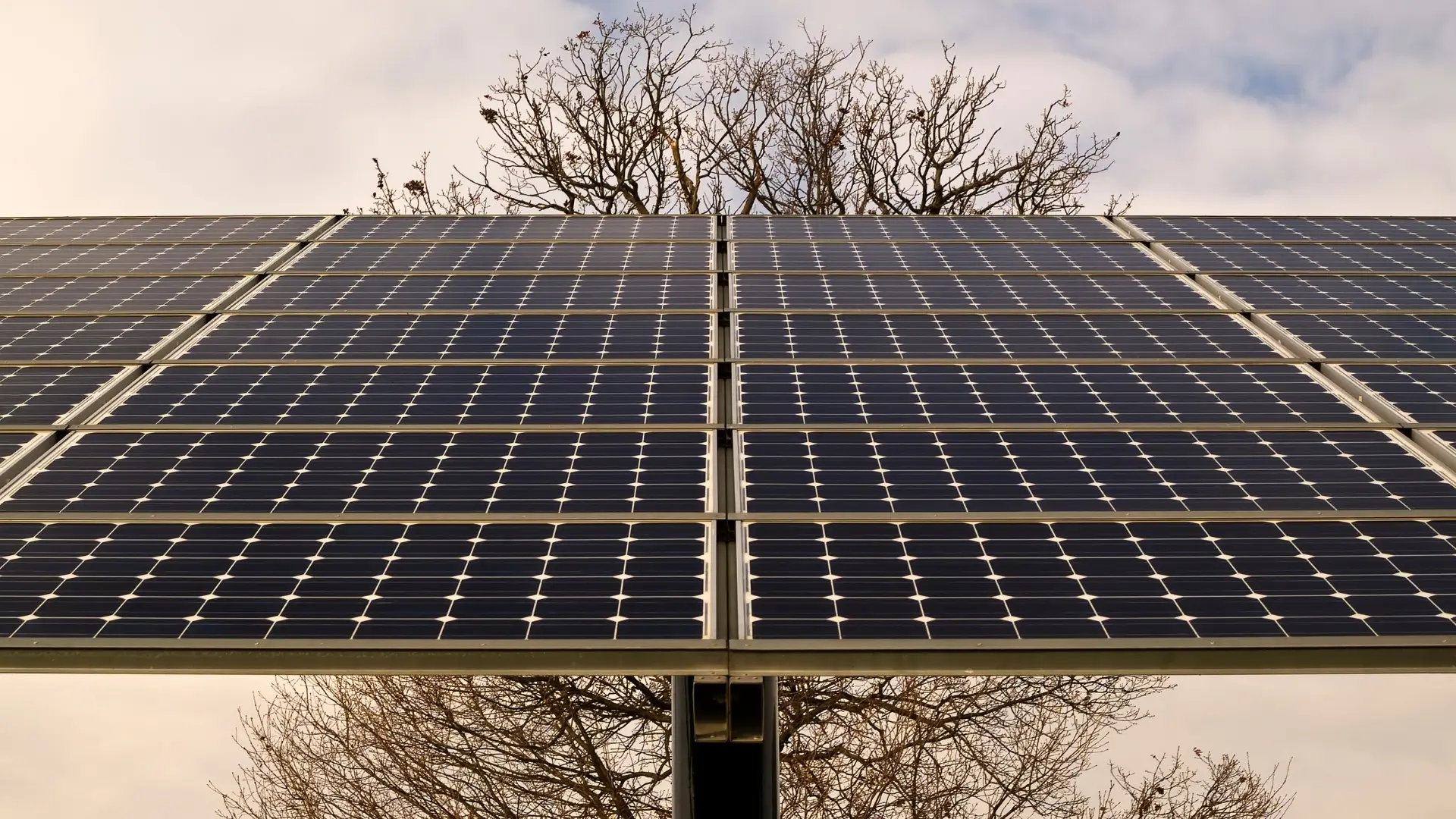 Solar Panel Following the Sun